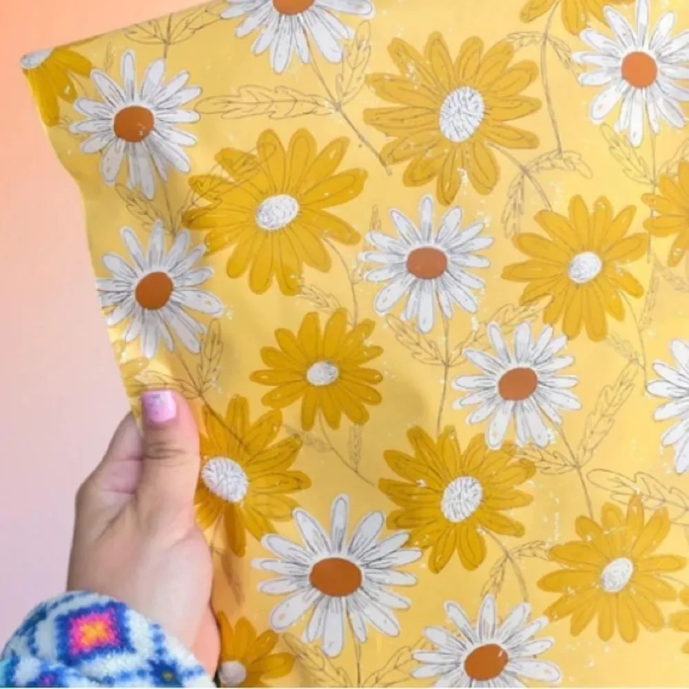 Poly mailers Size 14.5x19 and 14x17